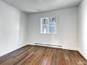 12429 NE 130th Court G201, Kirkland WA 98034