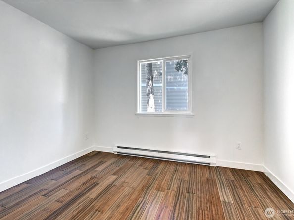 12429 NE 130th Court G201, Kirkland WA 98034