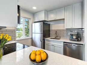 12429 NE 130th Court G201, Kirkland WA 98034