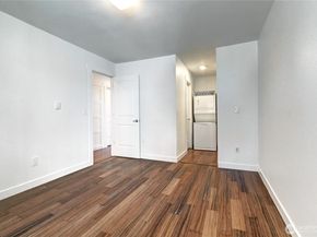 12429 NE 130th Court G201, Kirkland WA 98034