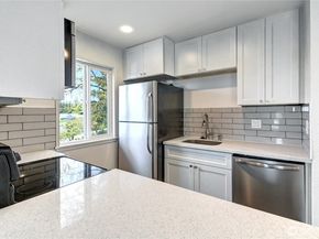 12429 NE 130th Court G201, Kirkland WA 98034