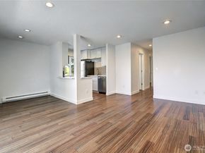 12429 NE 130th Court G201, Kirkland WA 98034