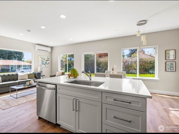 13055 2nd Avenue S A, Burien WA 98168