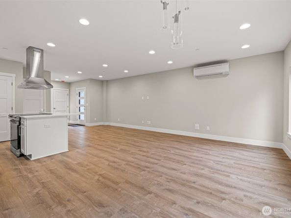 13055 2nd Avenue S A, Burien WA 98168