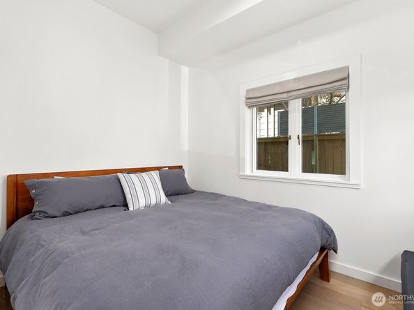 5932 California Avenue SW, Seattle WA 98136