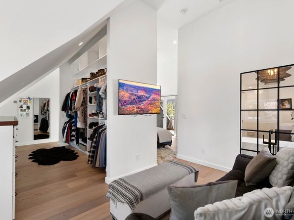 5932 California Avenue SW, Seattle WA 98136