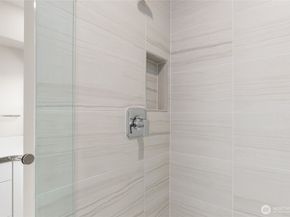 13488 NE 104th Way 6, Kirkland WA 98033