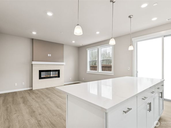 13488 NE 104th Way 6, Kirkland WA 98033