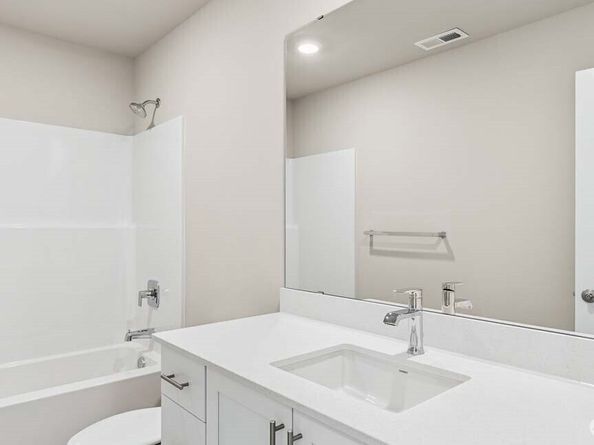 13488 NE 104th Way 6, Kirkland WA 98033