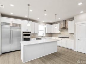 13488 NE 104th Way 6, Kirkland WA 98033