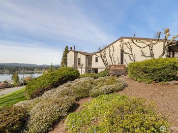3121 Sahali Drive NE