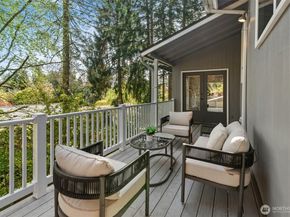 9376 Mercerwood Drive, Mercer Island WA 98040
