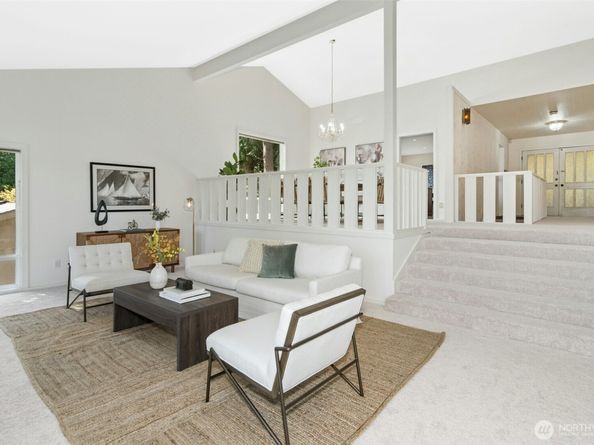 9376 Mercerwood Drive, Mercer Island WA 98040