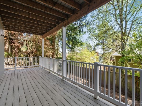 9376 Mercerwood Drive, Mercer Island WA 98040