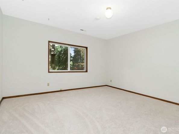 9376 Mercerwood Drive, Mercer Island WA 98040