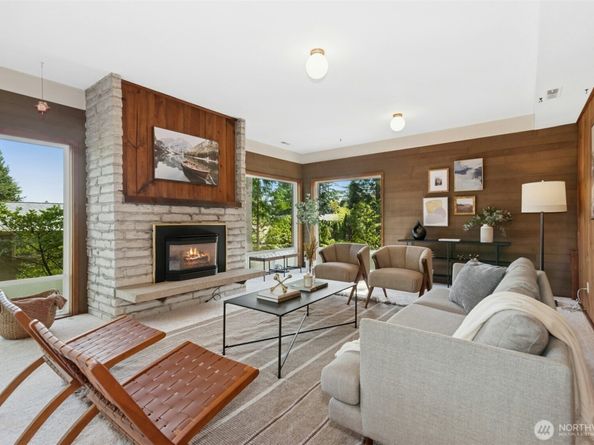 9376 Mercerwood Drive, Mercer Island WA 98040