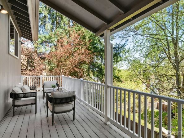 9376 Mercerwood Drive, Mercer Island WA 98040