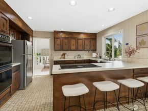 9376 Mercerwood Drive, Mercer Island WA 98040