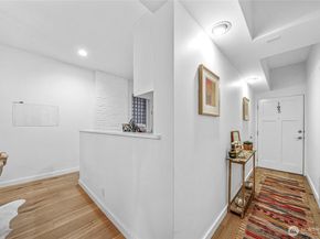 125 Warren Avenue N M, Seattle WA 98109