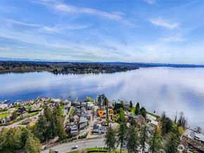 8329 NE Juanita Drive, Kirkland WA 98034
