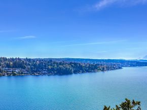 8329 NE Juanita Drive, Kirkland WA 98034