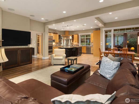 1503 Debrelon Lane, Mukilteo WA 98275