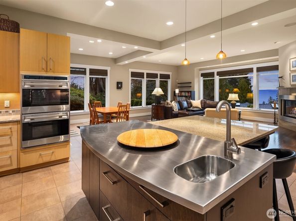 1503 Debrelon Lane, Mukilteo WA 98275