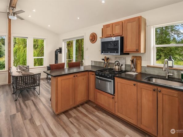 18913 Vashon Hwy SW, Vashon WA 98070