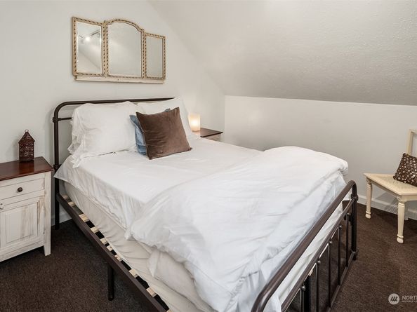 18913 Vashon Hwy SW, Vashon WA 98070