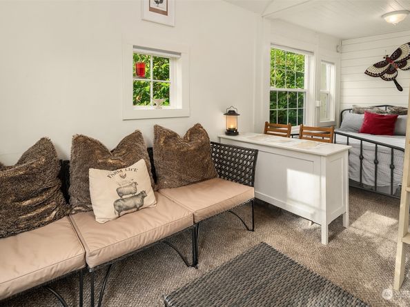 18913 Vashon Hwy SW, Vashon WA 98070