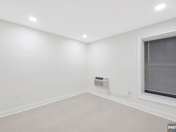 25 Russell Avenue, Edgewater NJ 07020