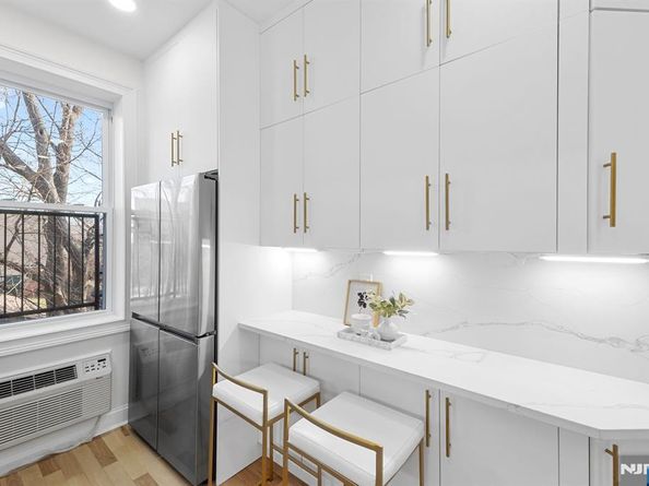 25 Russell Avenue, Edgewater NJ 07020