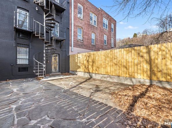 25 Russell Avenue, Edgewater NJ 07020