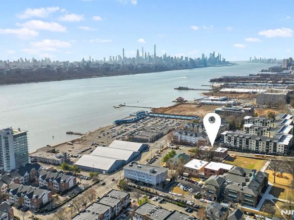 25 Russell Avenue, Edgewater NJ 07020