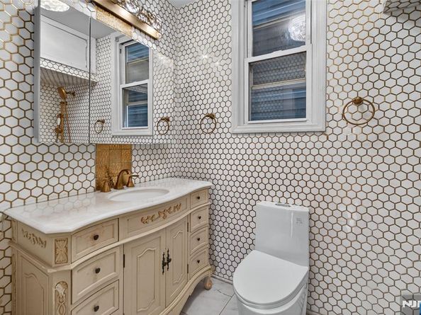 209 50th Street, West New York NJ 07093
