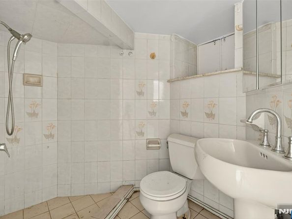 209 50th Street, West New York NJ 07093