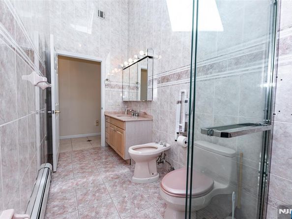 499 Morse Avenue, Ridgefield NJ 07657