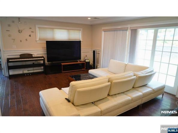 133 Reldyes Avenue, Leonia NJ 07605