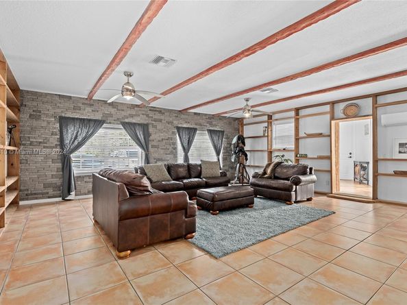 5750 James B Pirtle Ave, Southwest Ranches FL 33330