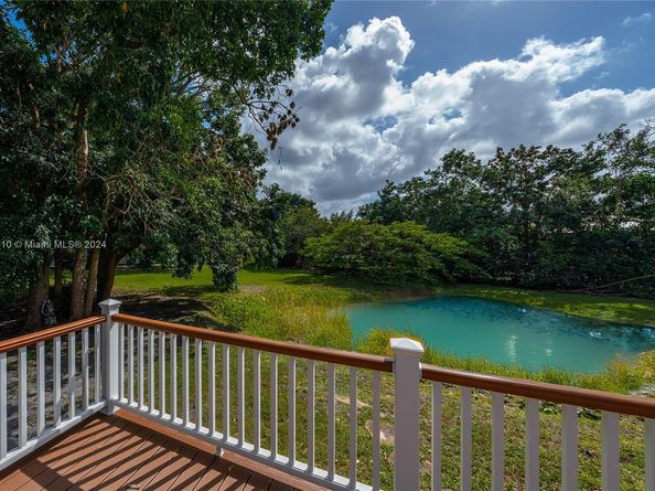 5750 James B Pirtle Ave, Southwest Ranches FL 33330