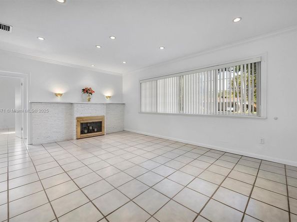 11111 SW 78th Ct, Pinecrest FL 33156