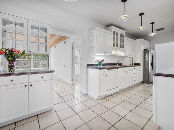 11111 SW 78th Ct, Pinecrest FL 33156