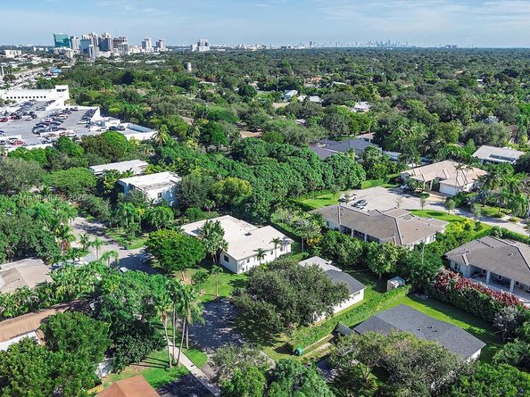 11111 SW 78th Ct, Pinecrest FL 33156