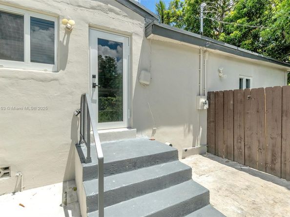 130 NE 169 Ter, North Miami Beach FL 33162