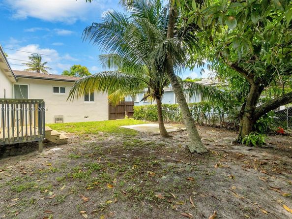 130 NE 169 Ter, North Miami Beach FL 33162