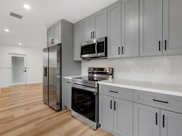 130 NE 169 Ter, North Miami Beach FL 33162
