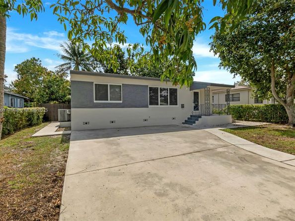 130 NE 169 Ter, North Miami Beach FL 33162