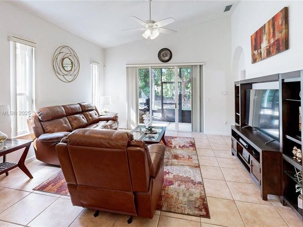 1640 NE 37th Ave, Homestead FL 33033