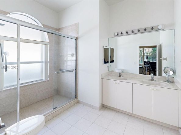 1640 NE 37th Ave, Homestead FL 33033