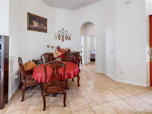 1640 NE 37th Ave, Homestead FL 33033